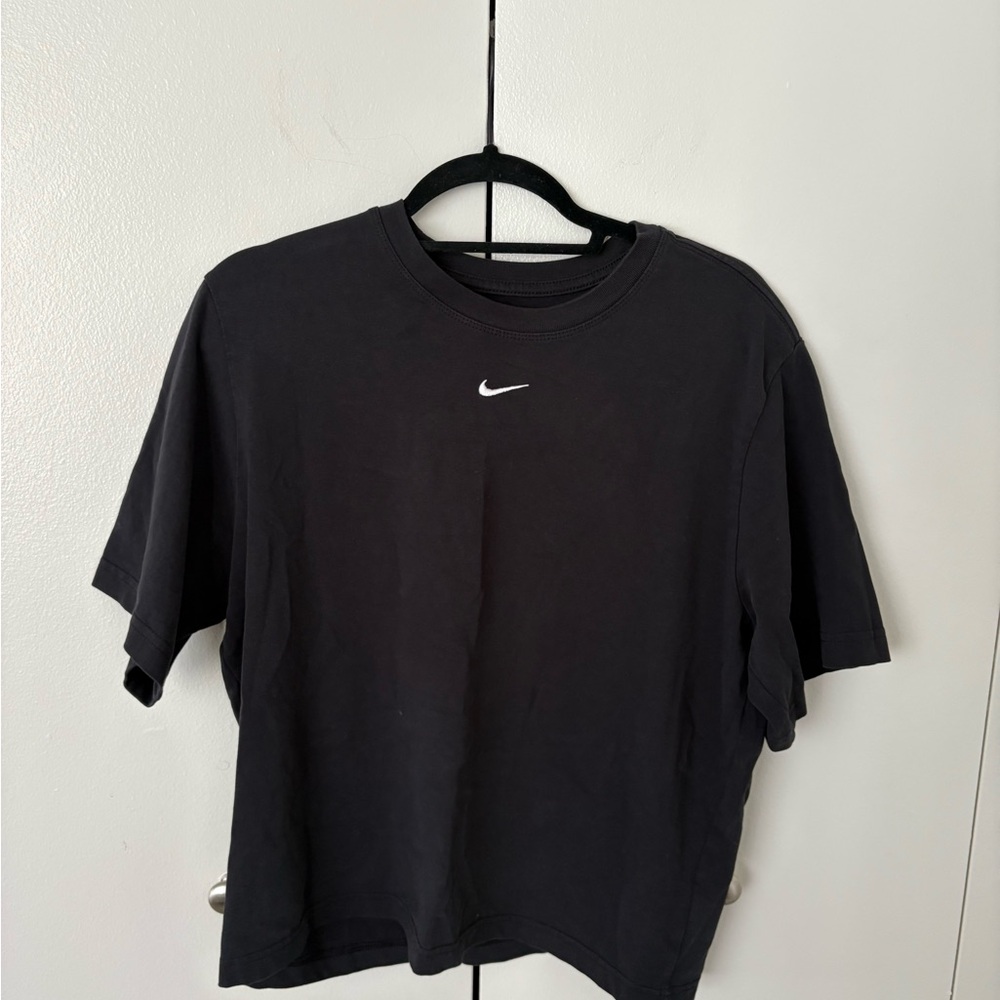 The Nike Tee- Loose Fit